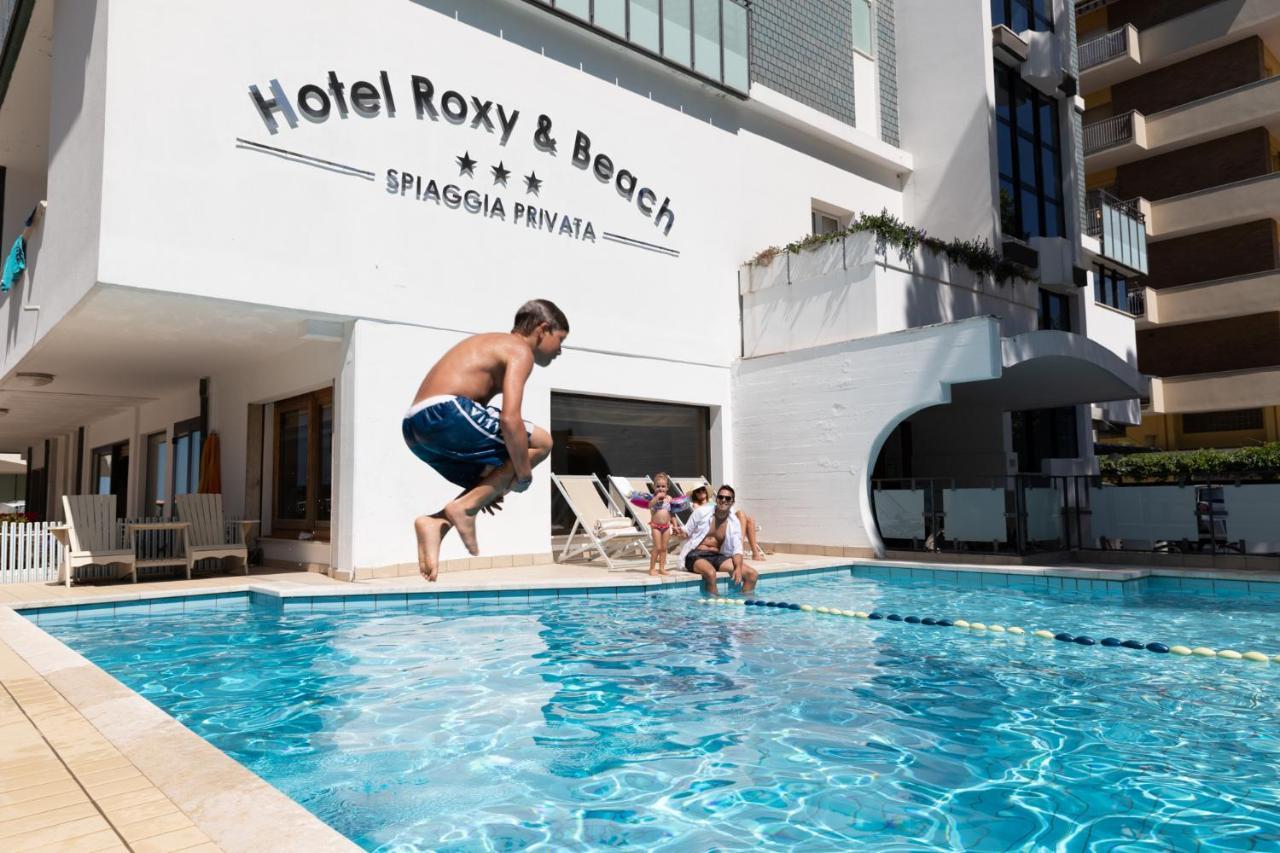 צ'סנטיקו Hotel Roxy & Beach מראה חיצוני תמונה