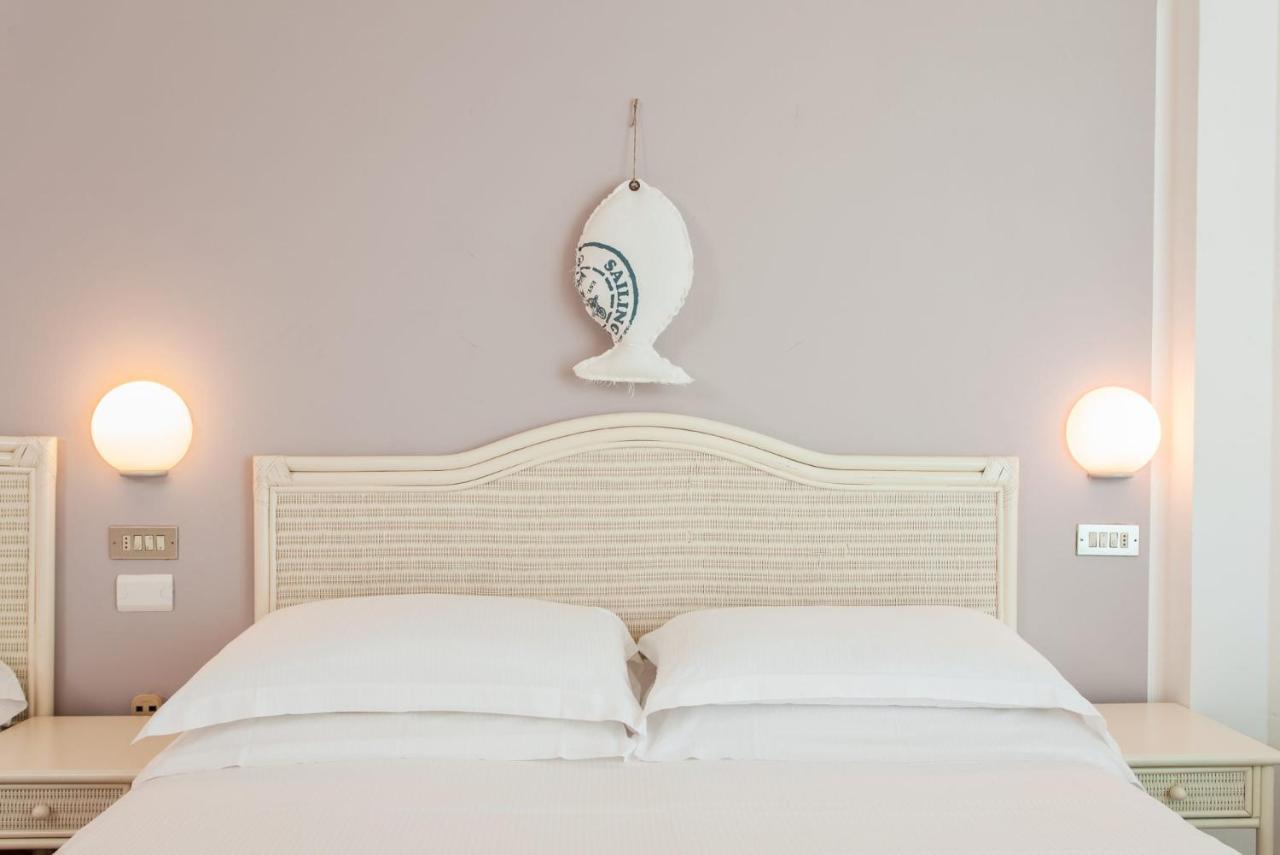צ'סנטיקו Hotel Roxy & Beach מראה חיצוני תמונה