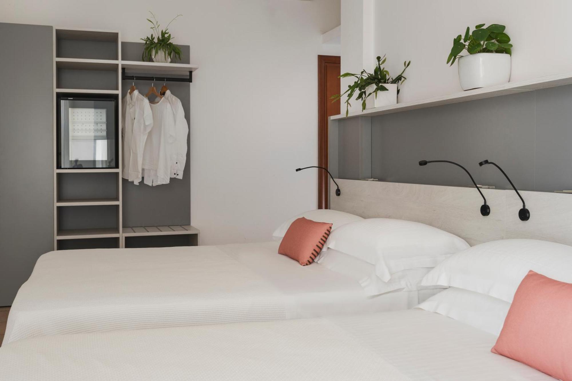 צ'סנטיקו Hotel Roxy & Beach מראה חיצוני תמונה