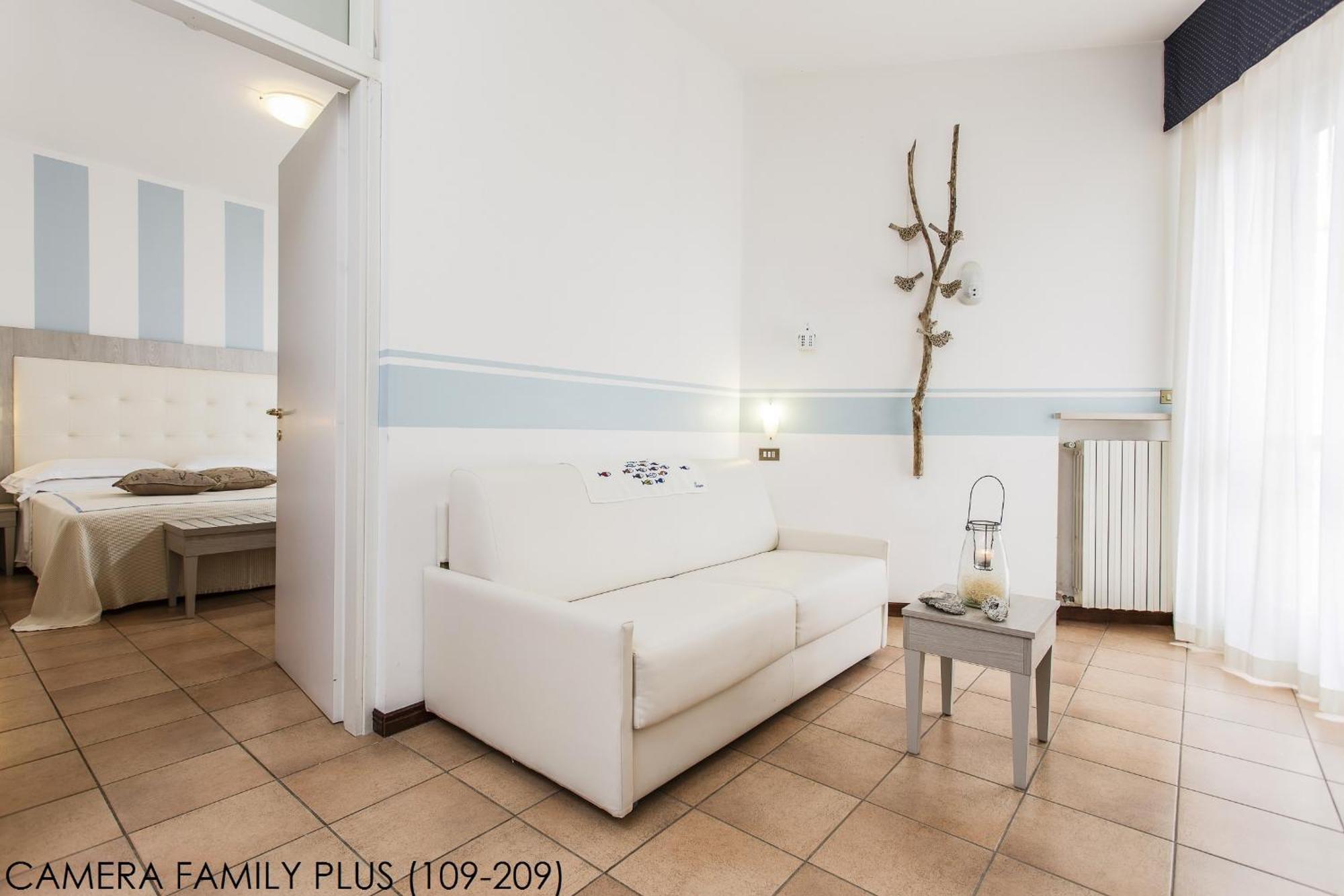צ'סנטיקו Hotel Roxy & Beach מראה חיצוני תמונה